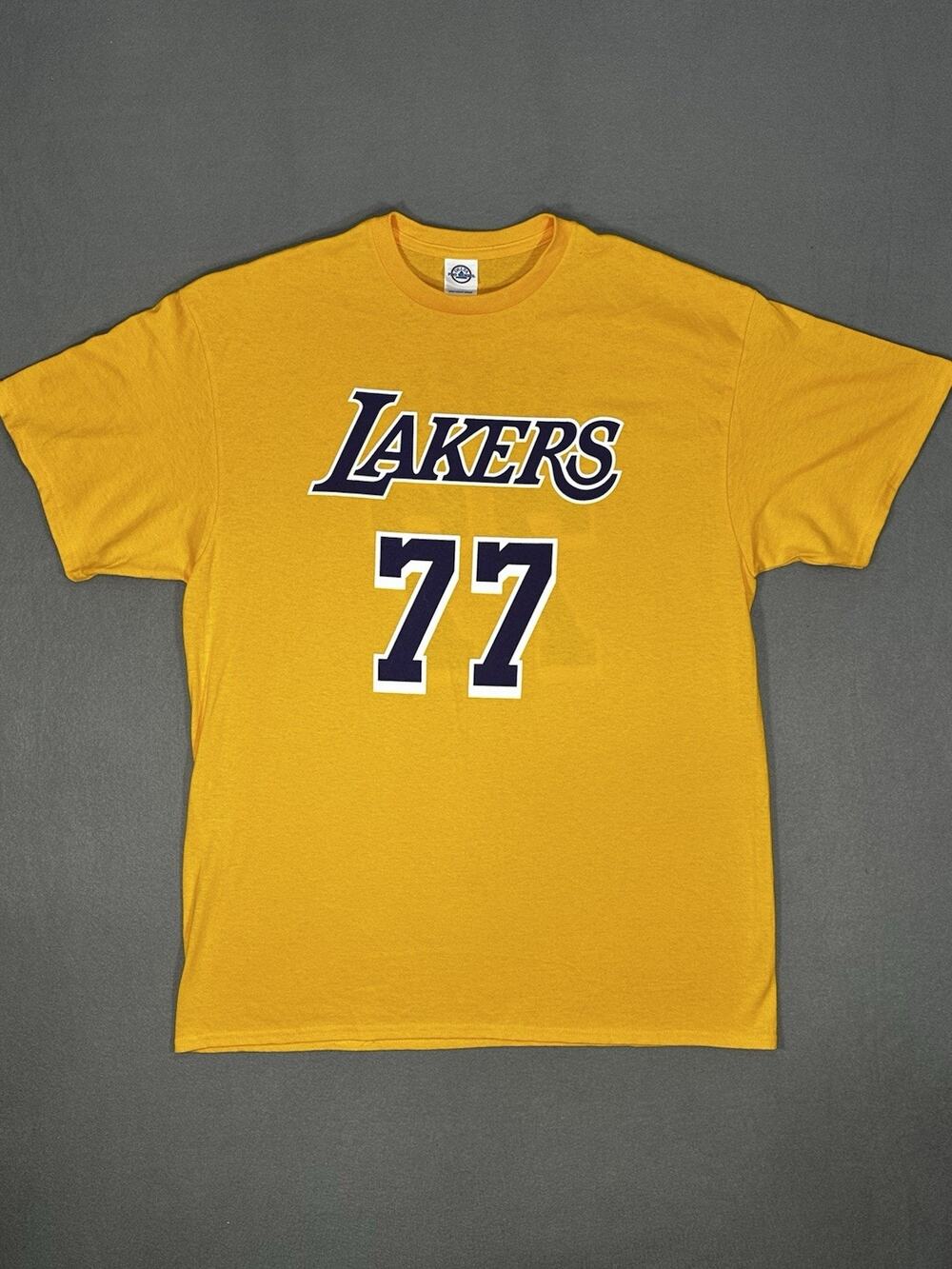 Los Angeles Lakers Luka Doncic #77 T Shirt XL Yellow Delta Pro Weight NBA